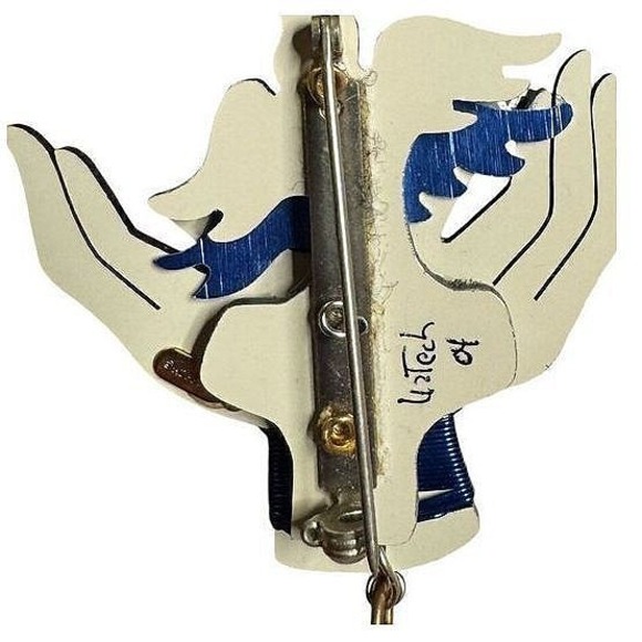 Liz Tech Art Brooch Pin Hands Holding Bird Pearl Rhinestone Signed 2004 Vintage - Picture 3 of 5